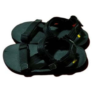 Free Waters Supreme Foam Sandles